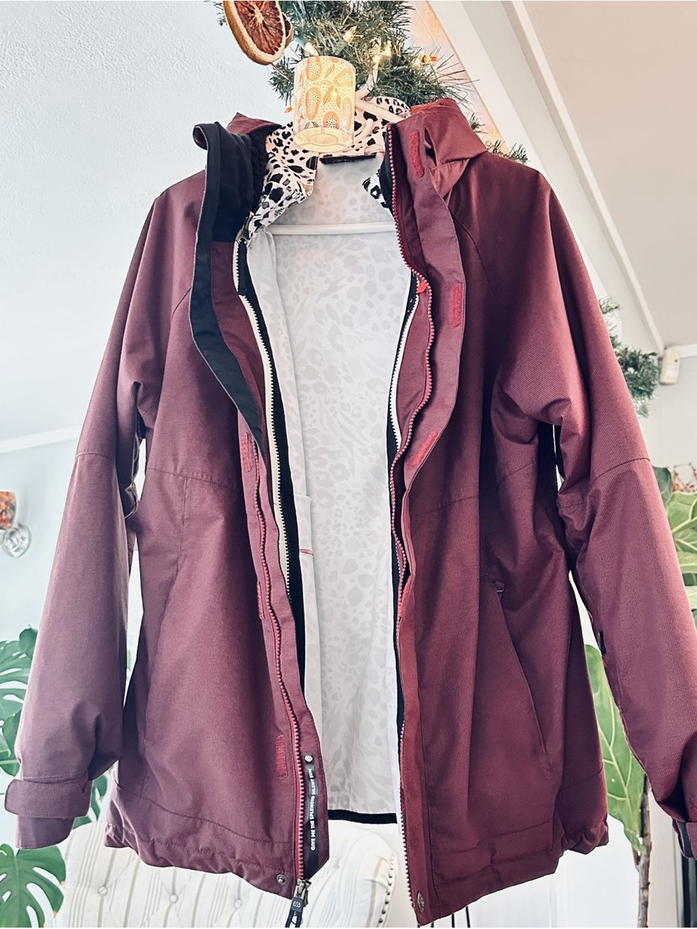 686 Authentic Burgundy 3-in-1 Insulated Snow Jacket Leopard Liner infiDRY L